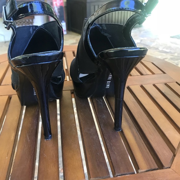 Black Pumps - Picture 5 of 6